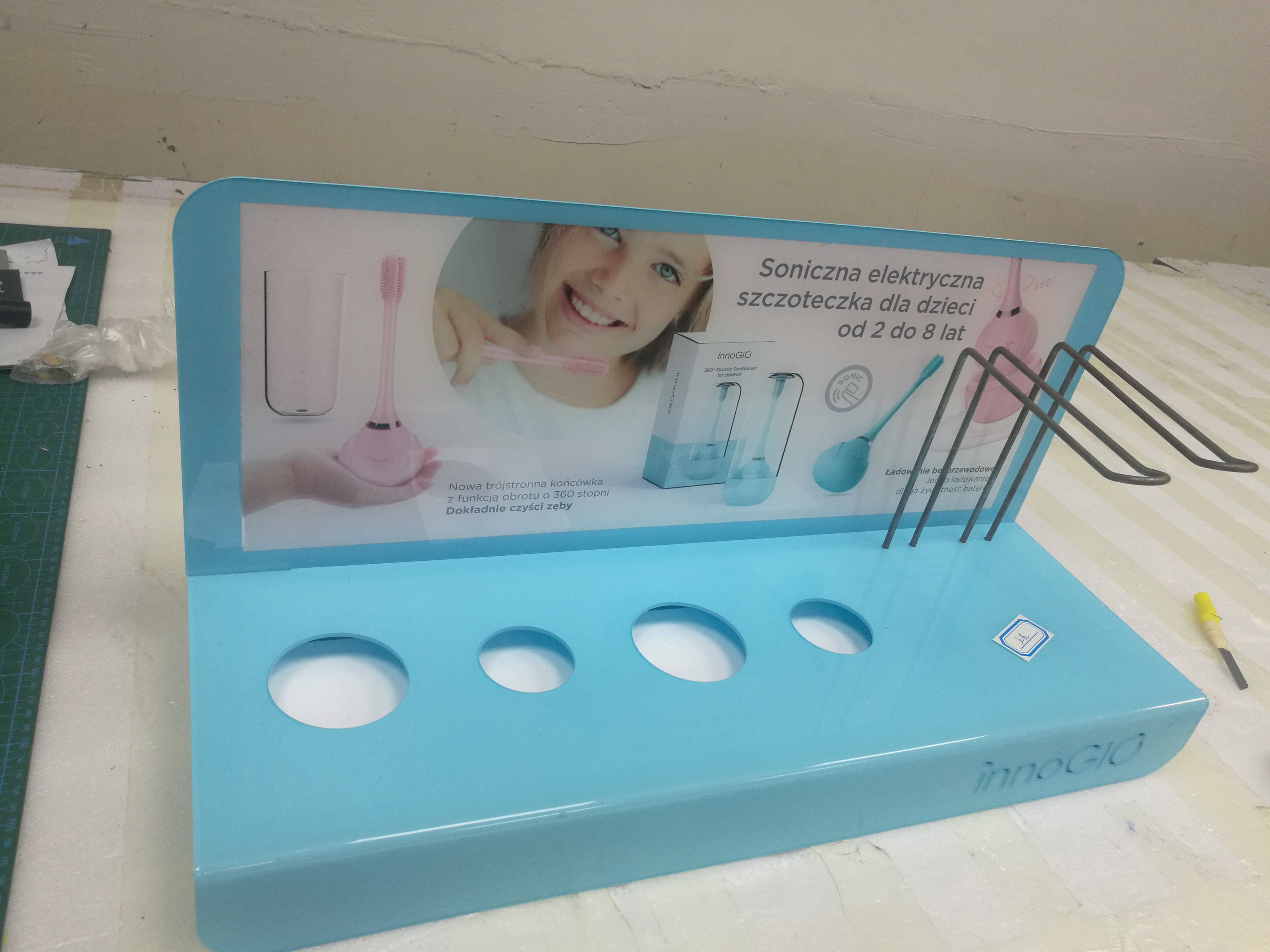 定制化妝品展示架，該如何讓它更具引流作用呢？